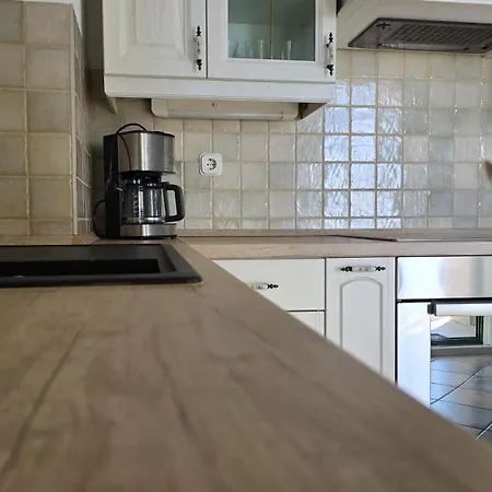 Будинок відпочинку Marina - With Sea View Макарська