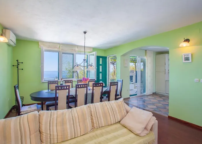 Marina - With Sea View * Макарська