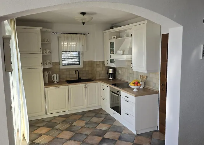 Marina - With Sea View Будинок відпочинку *