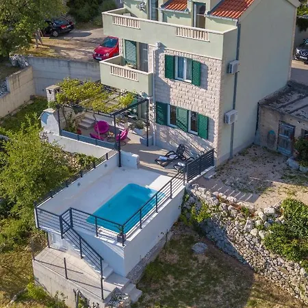 Marina - With Sea View Makarska