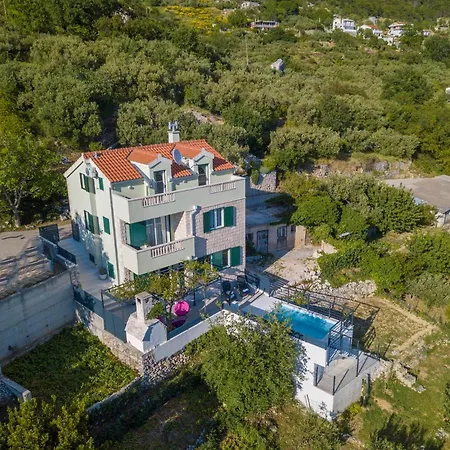 Marina - With Sea View *