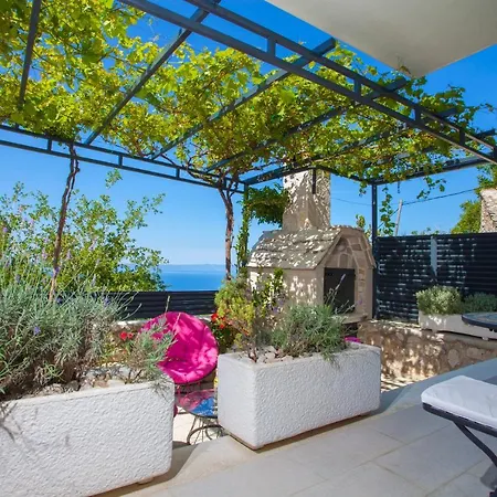Vakantiehuis Marina - With Sea View