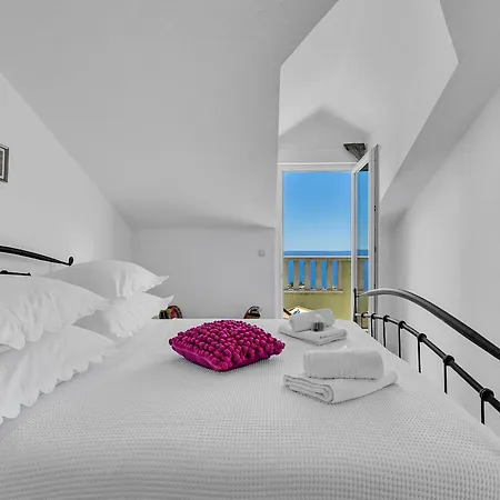 Marina - With Sea View Ferienhaus Makarska