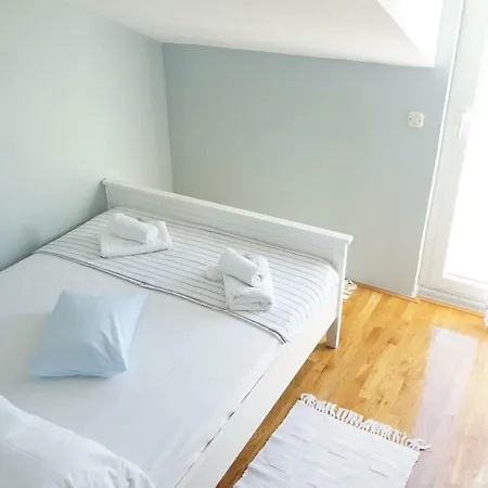 Marina - With Sea View Feriehus