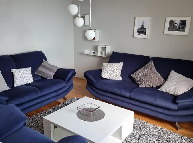 Marina - With Sea View Holiday home *