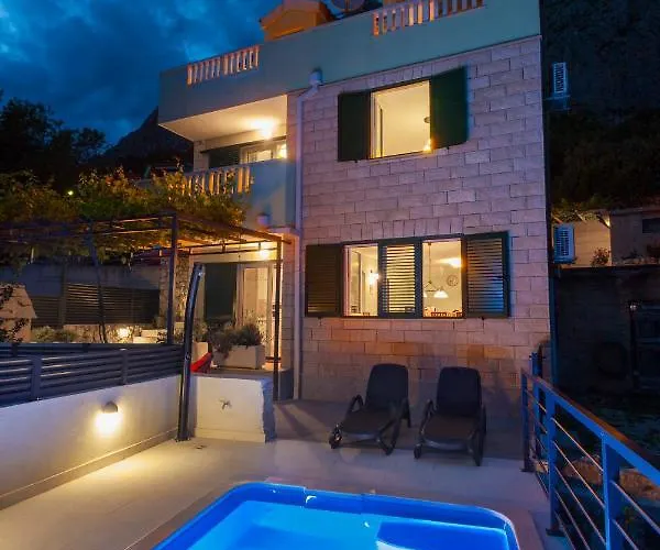 Marina - With Sea View Holiday home *